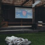 Jak zorganizować przytulny wieczór filmowy w domu